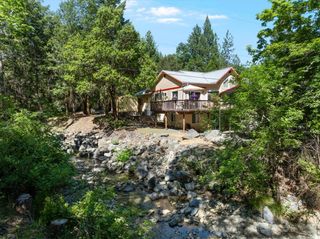 8081 W Evans Creek Road, Rogue River, OR 97537