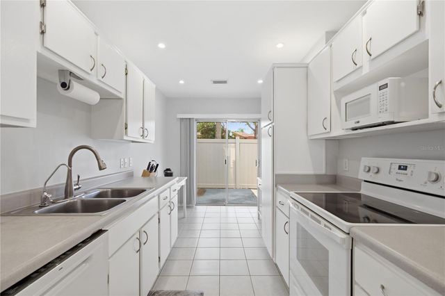 2052 SUNSET POINT ROAD 45, Clearwater, FL 33765