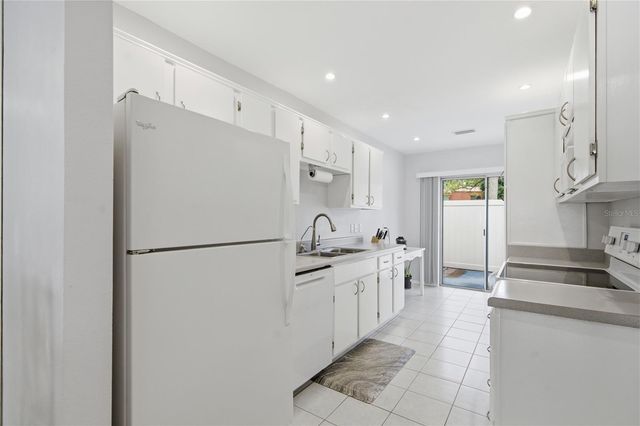 2052 SUNSET POINT ROAD 45, Clearwater, FL 33765
