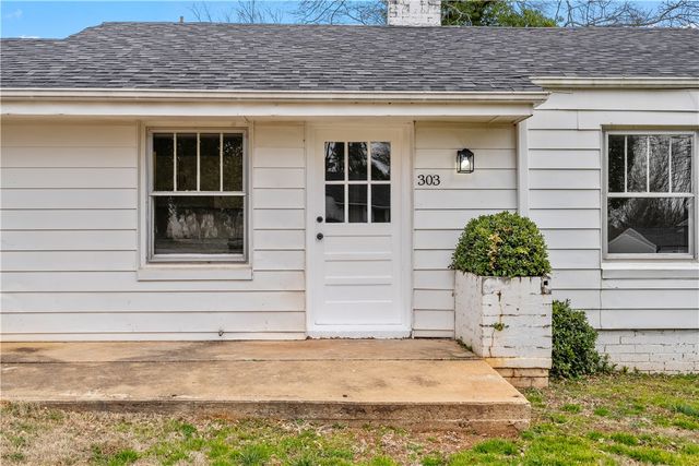 303 S Elm Street, Pendleton, SC 29670