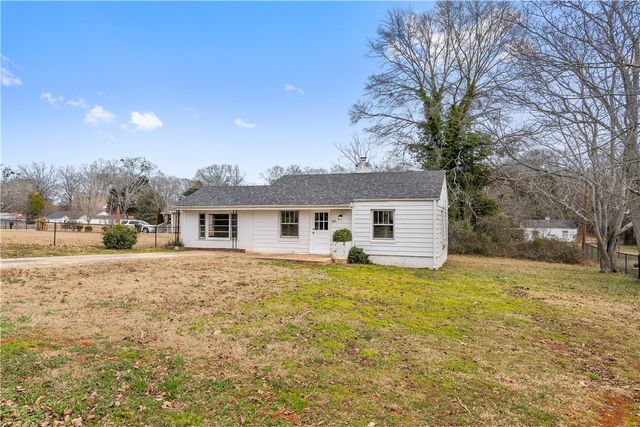 303 S Elm Street, Pendleton, SC 29670