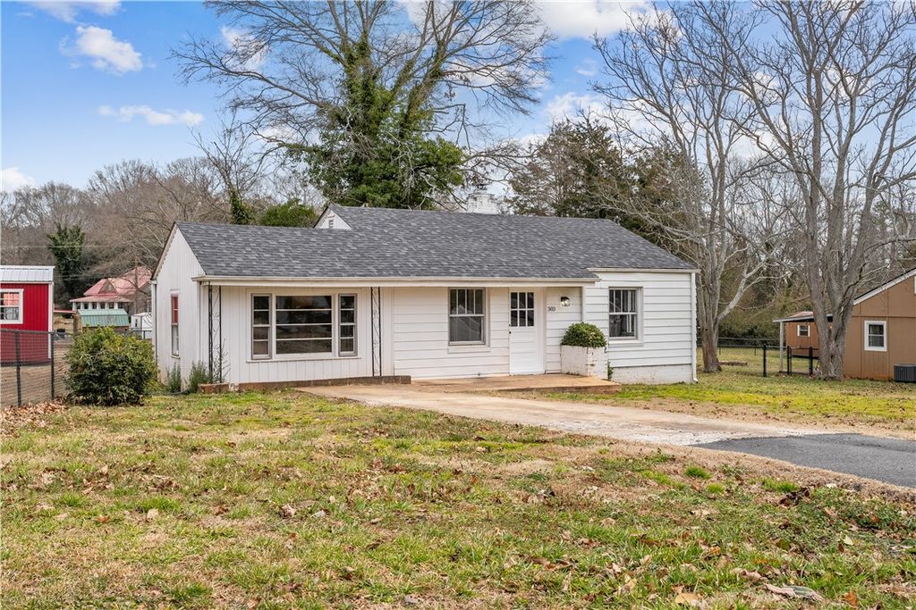 303 S Elm Street, Pendleton, SC 29670