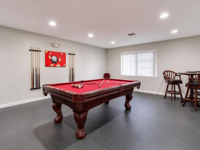 1050 Country Club Drive 303, Margate, FL 33063