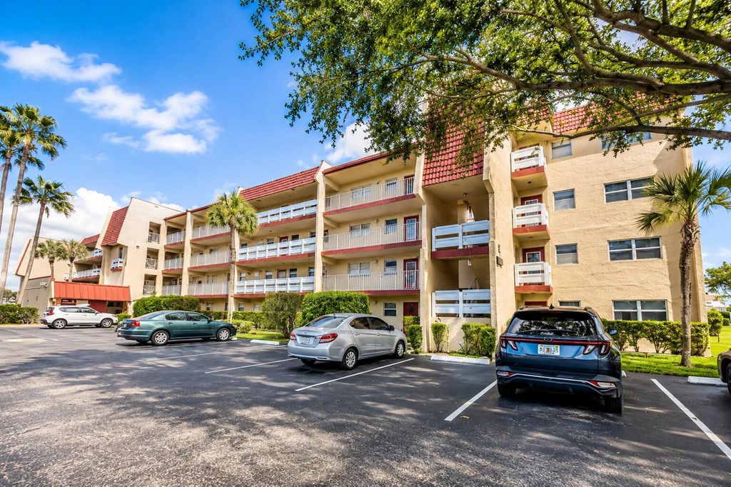 1050 Country Club Drive 303, Margate, FL 33063