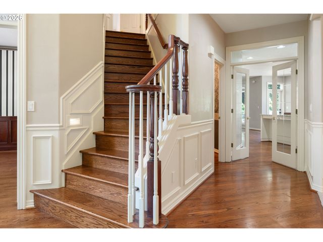 3658 Nw LORIANN Dr, Portland, OR 97229