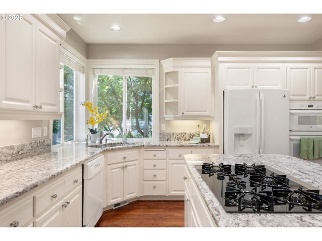 3658 Nw LORIANN Dr, Portland, OR 97229