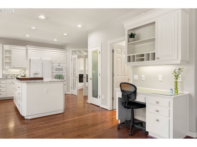 3658 Nw LORIANN Dr, Portland, OR 97229