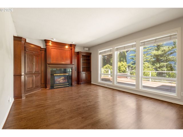 3658 Nw LORIANN Dr, Portland, OR 97229