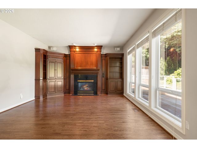 3658 Nw LORIANN Dr, Portland, OR 97229