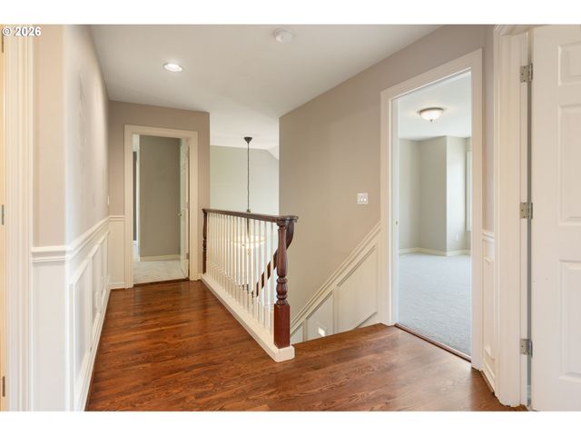 3658 Nw LORIANN Dr, Portland, OR 97229