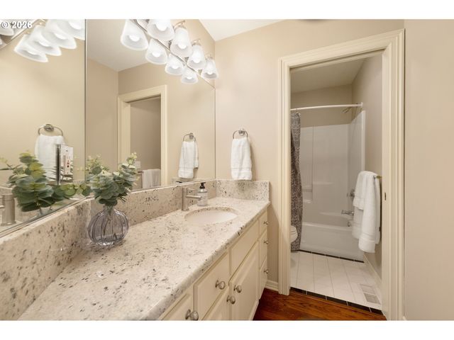 3658 Nw LORIANN Dr, Portland, OR 97229