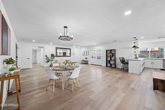 3934 W GLENAIRE Drive, Phoenix, AZ 85053