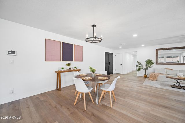 3934 W GLENAIRE Drive, Phoenix, AZ 85053