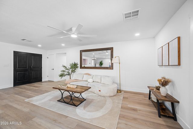 3934 W GLENAIRE Drive, Phoenix, AZ 85053