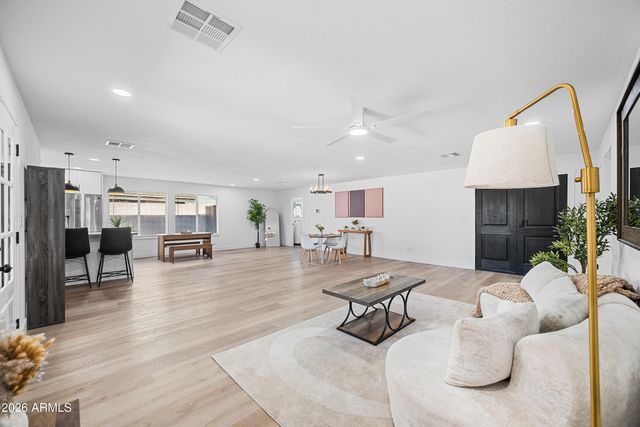 3934 W GLENAIRE Drive, Phoenix, AZ 85053
