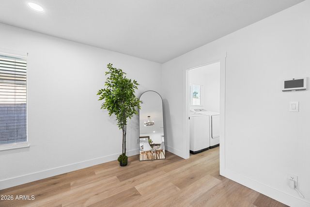 3934 W GLENAIRE Drive, Phoenix, AZ 85053