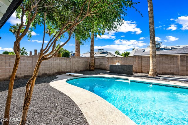 3934 W GLENAIRE Drive, Phoenix, AZ 85053