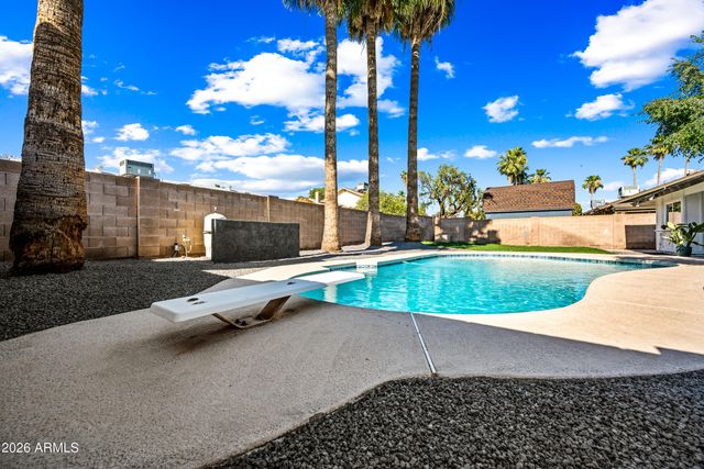 3934 W GLENAIRE Drive, Phoenix, AZ 85053