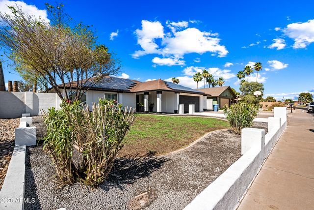 3934 W GLENAIRE Drive, Phoenix, AZ 85053