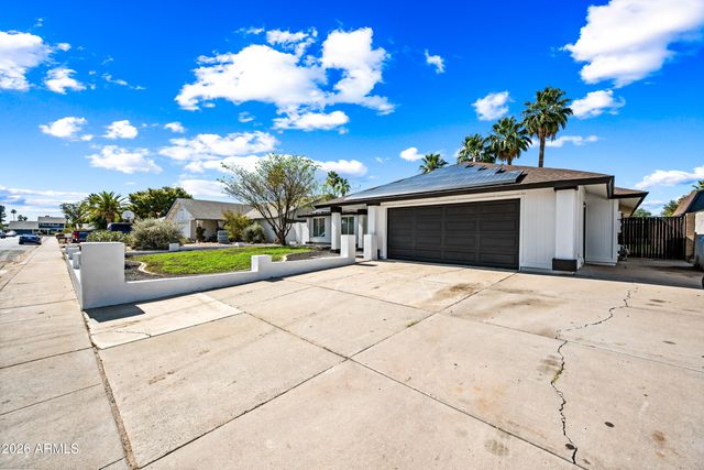 3934 W GLENAIRE Drive, Phoenix, AZ 85053