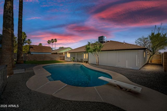 3934 W GLENAIRE Drive, Phoenix, AZ 85053