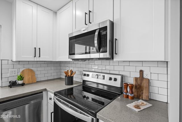 3934 W GLENAIRE Drive, Phoenix, AZ 85053