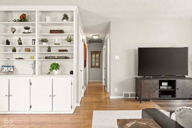 1733 Marian Drive, Indianapolis, IN 46240