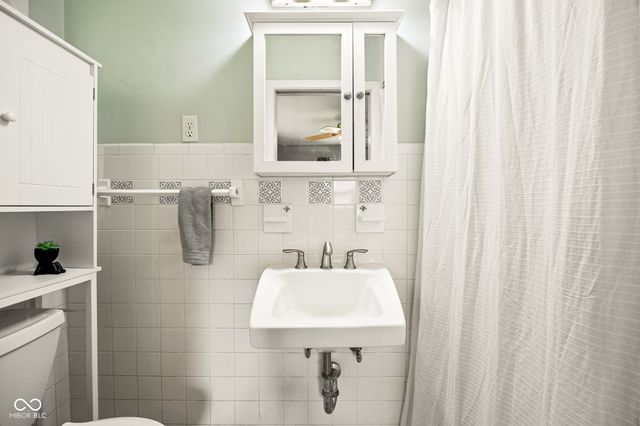 1733 Marian Drive, Indianapolis, IN 46240