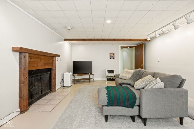 1733 Marian Drive, Indianapolis, IN 46240