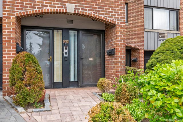 15405 Riverside Drive 12B, Whitestone, NY 11357