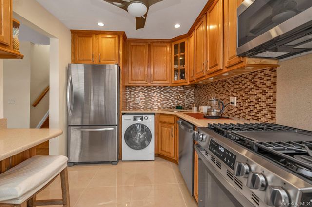 15405 Riverside Drive 12B, Whitestone, NY 11357