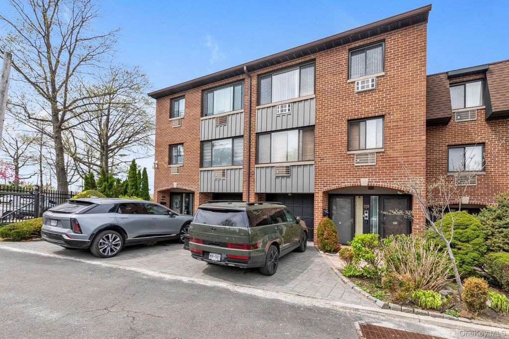 15405 Riverside Drive 12B, Whitestone, NY 11357