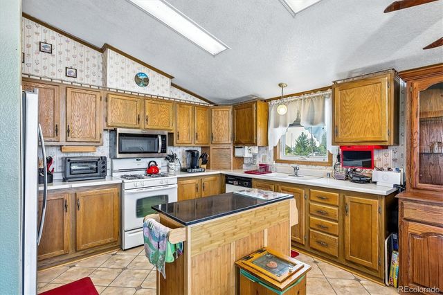 781 S Biloxi Street, Aurora, CO 80018