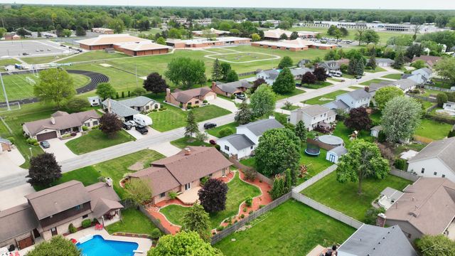 759 Pilgram Dr. E Drive, Saginaw, MI 48638