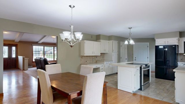 759 Pilgram Dr. E Drive, Saginaw, MI 48638