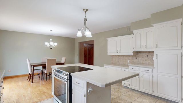 759 Pilgram Dr. E Drive, Saginaw, MI 48638