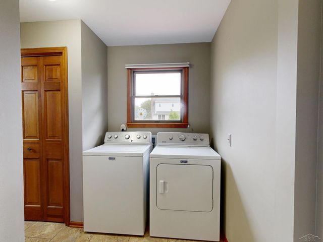 759 Pilgram Dr. E Drive, Saginaw, MI 48638