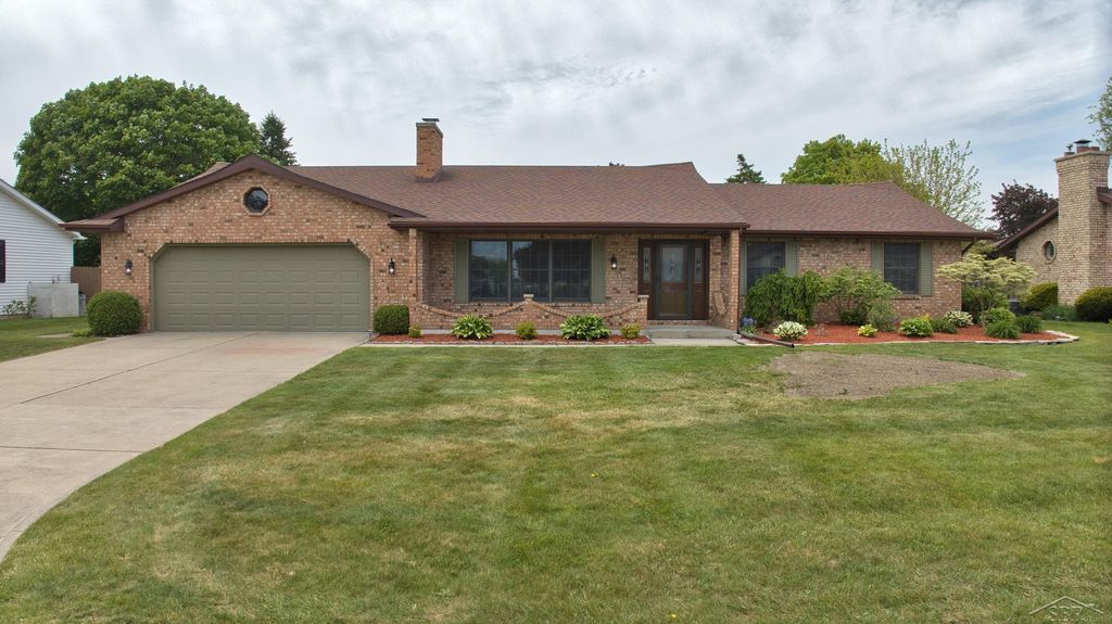 759 Pilgram Dr. E Drive, Saginaw, MI 48638