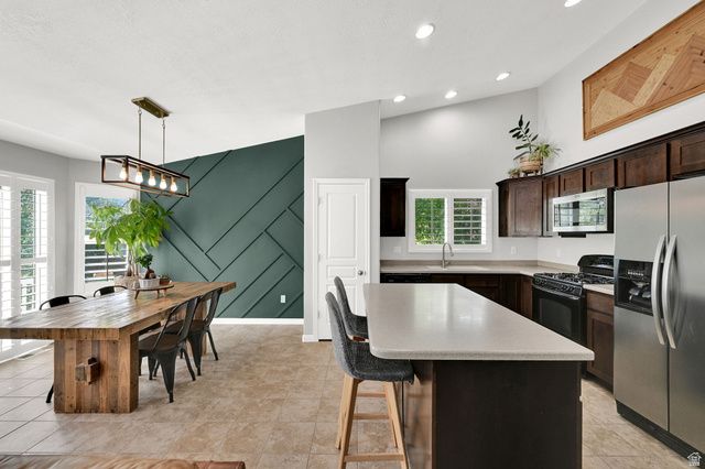 1051 S 1925 W, Syracuse, UT 84075