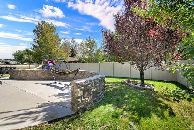 1051 S 1925 W, Syracuse, UT 84075