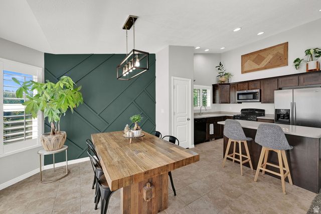 1051 S 1925 W, Syracuse, UT 84075