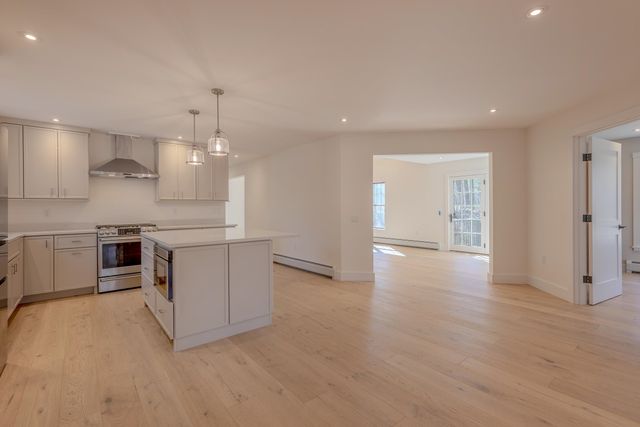 171 Mending Walls Road, Manchester, VT 05255