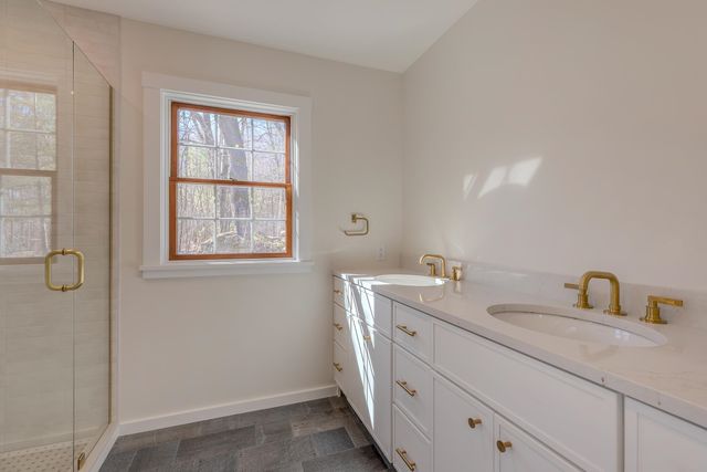 171 Mending Walls Road, Manchester, VT 05255