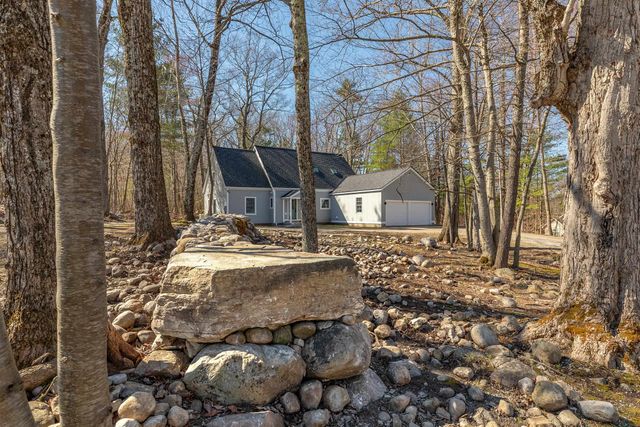 171 Mending Walls Road, Manchester, VT 05255