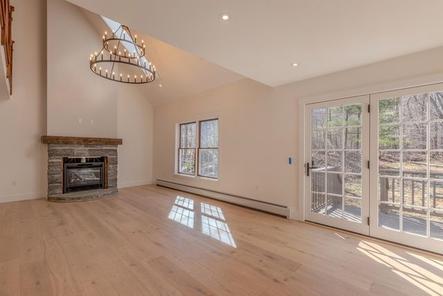 171 Mending Walls Road, Manchester, VT 05255