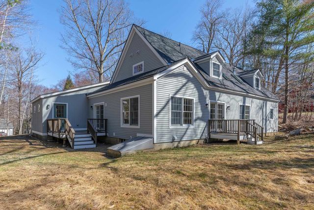 171 Mending Walls Road, Manchester, VT 05255