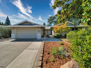 5325 Rimwood Dr, Fair Oaks, CA 95628