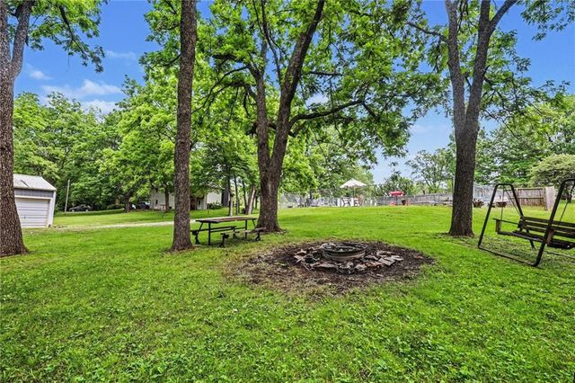 15818 Salem Road, Excelsior Springs, MO 64024