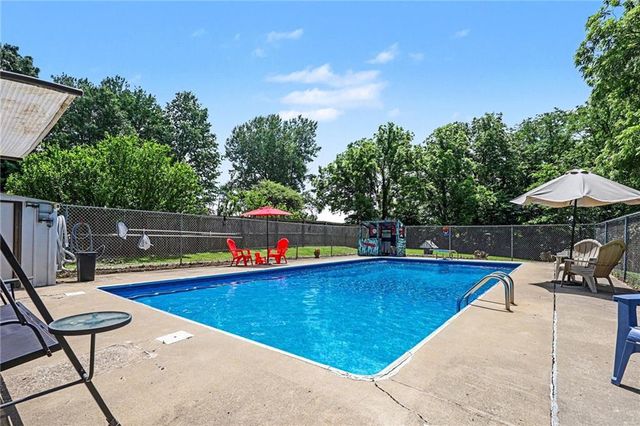 15818 Salem Road, Excelsior Springs, MO 64024