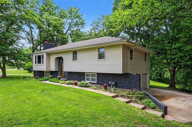 15818 Salem Road, Excelsior Springs, MO 64024
